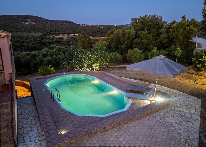 Elaia's Seaside Heaven Feriehus