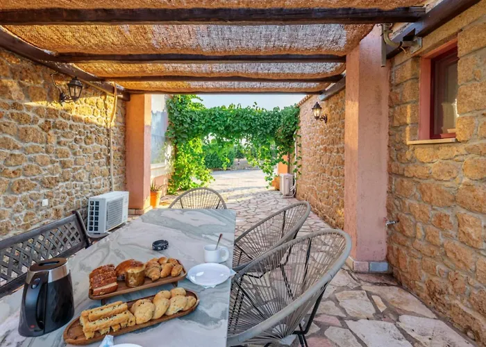 Feriehus Elaia's Seaside Heaven *