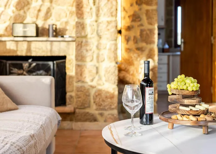 Elaia's Seaside Heaven Feriehus